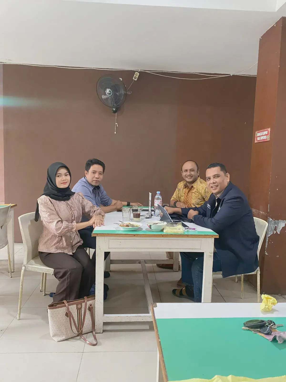 Menunggu Jadwal Sidang